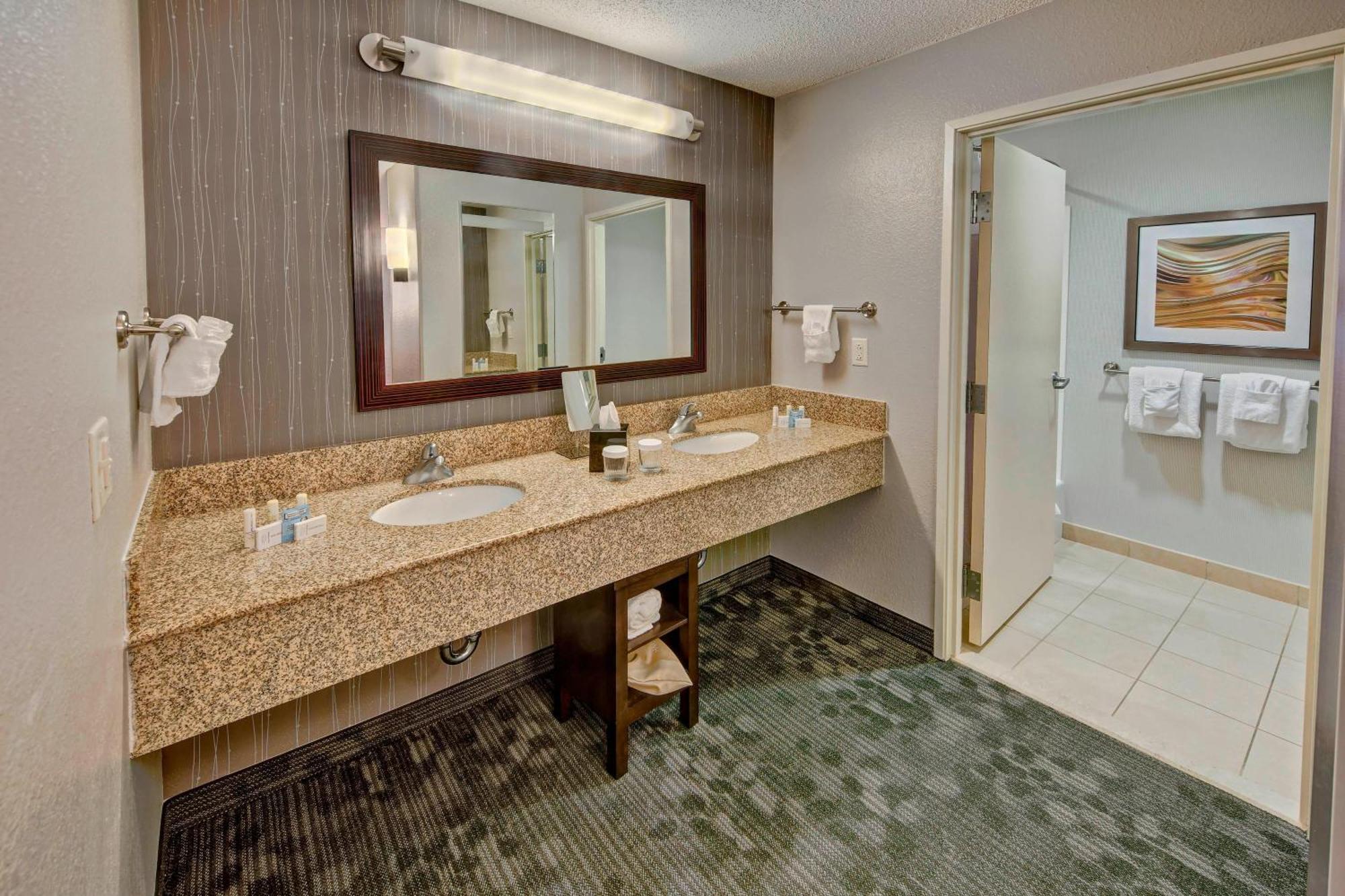 Hotel Courtyard By Marriott Alexandria Extérieur photo
