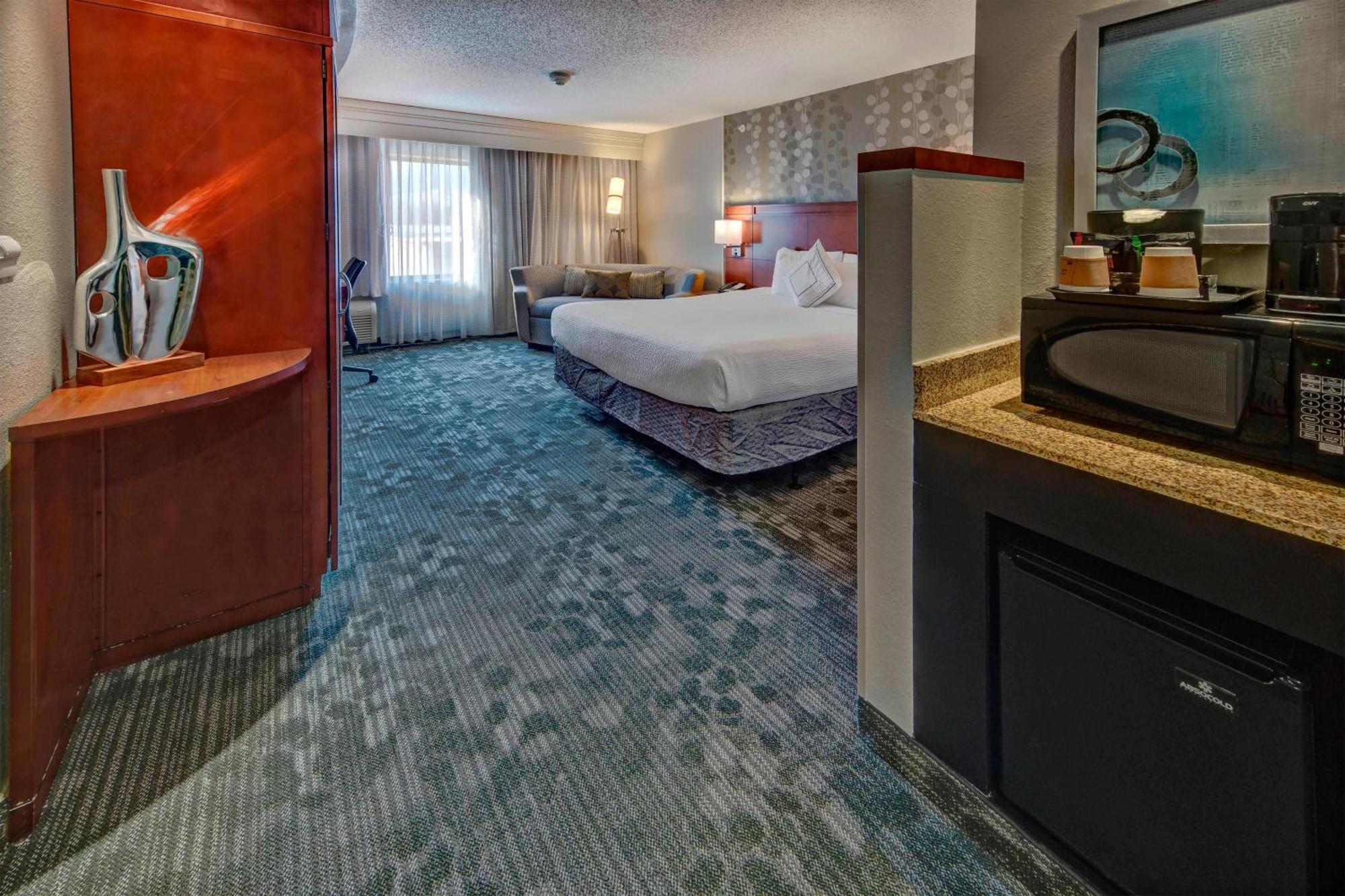 Hotel Courtyard By Marriott Alexandria Extérieur photo