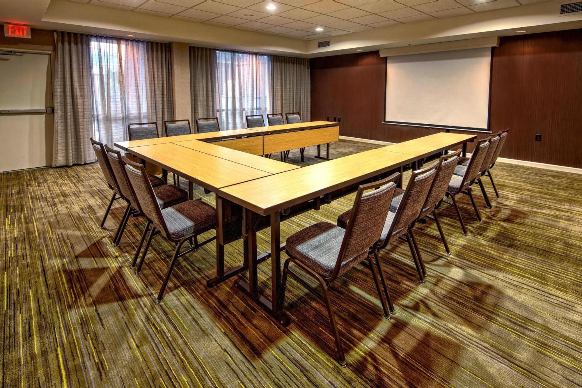 Hotel Courtyard By Marriott Alexandria Extérieur photo